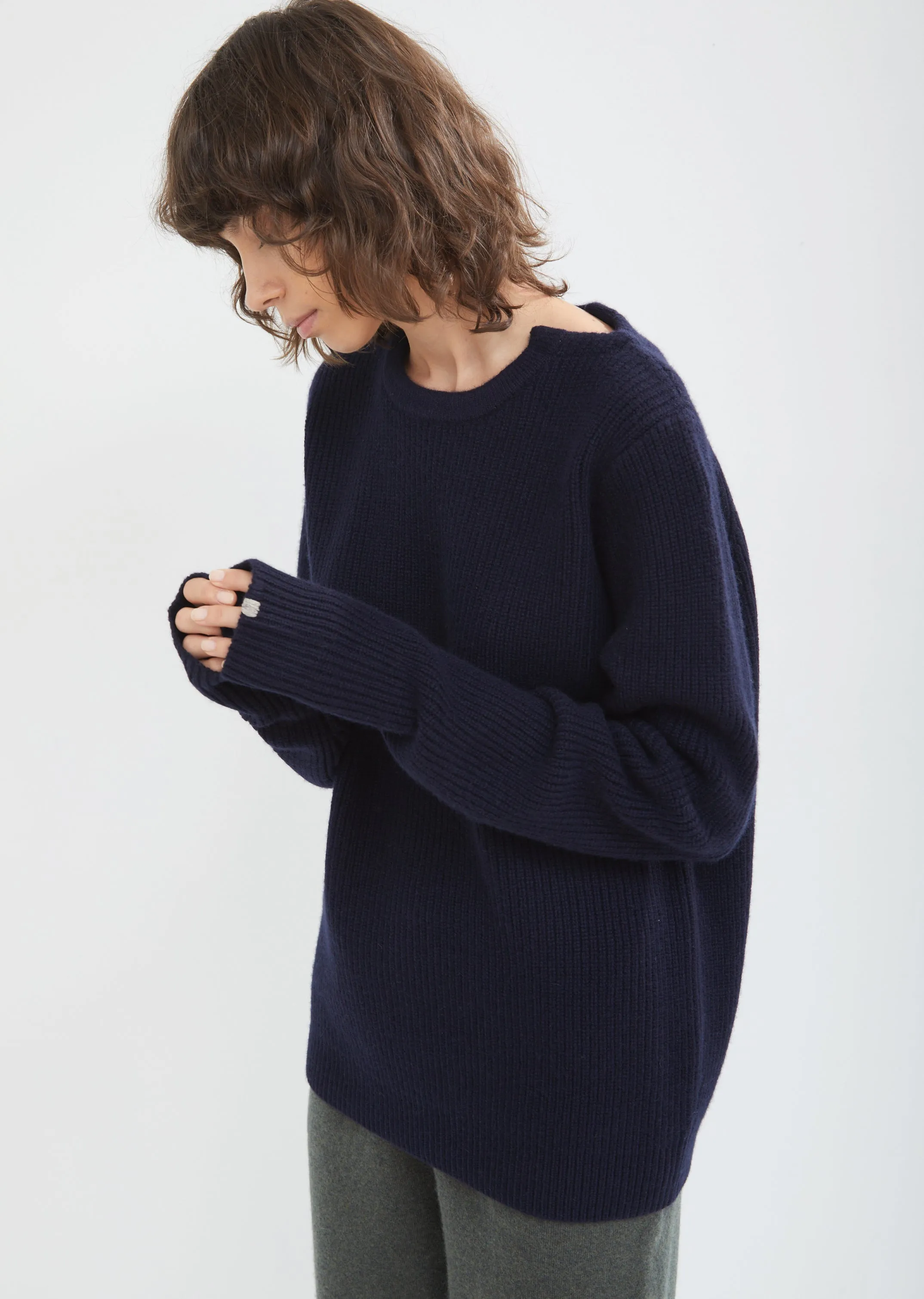 Be Classic Round Neck Cashmere Sweater