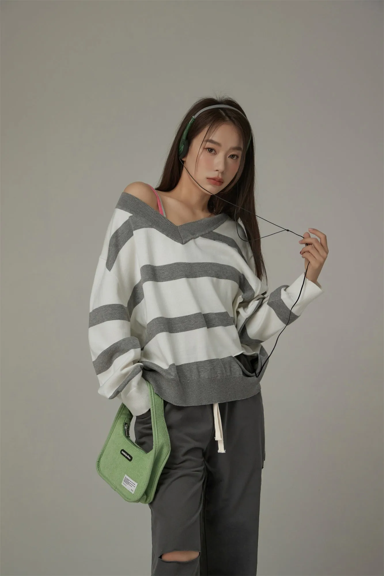 Color Matching V-Neck Striped Knit Sweater